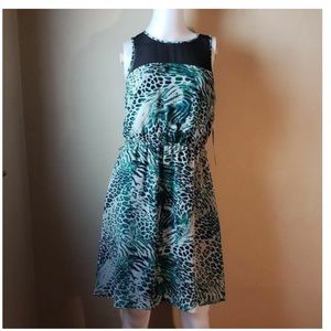 🌸Kensie Green print dress